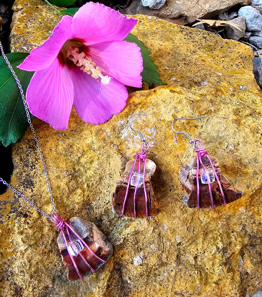 Mule Hoof with Pink Wire Necklace and Earring Set